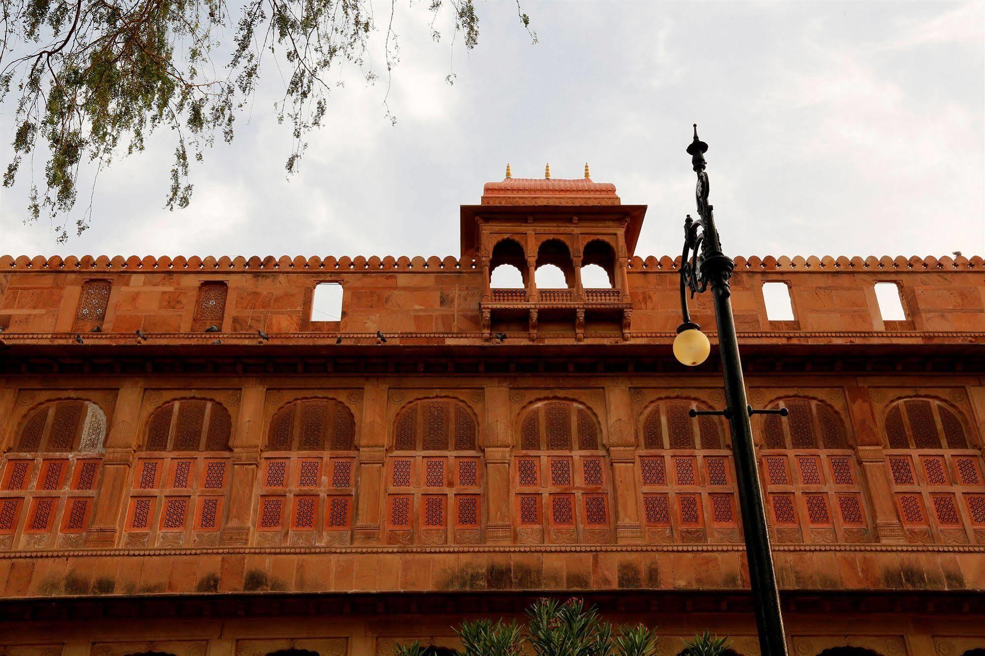 The Lallgarh Palace A Heritage Hotel Биканер Екстериор снимка