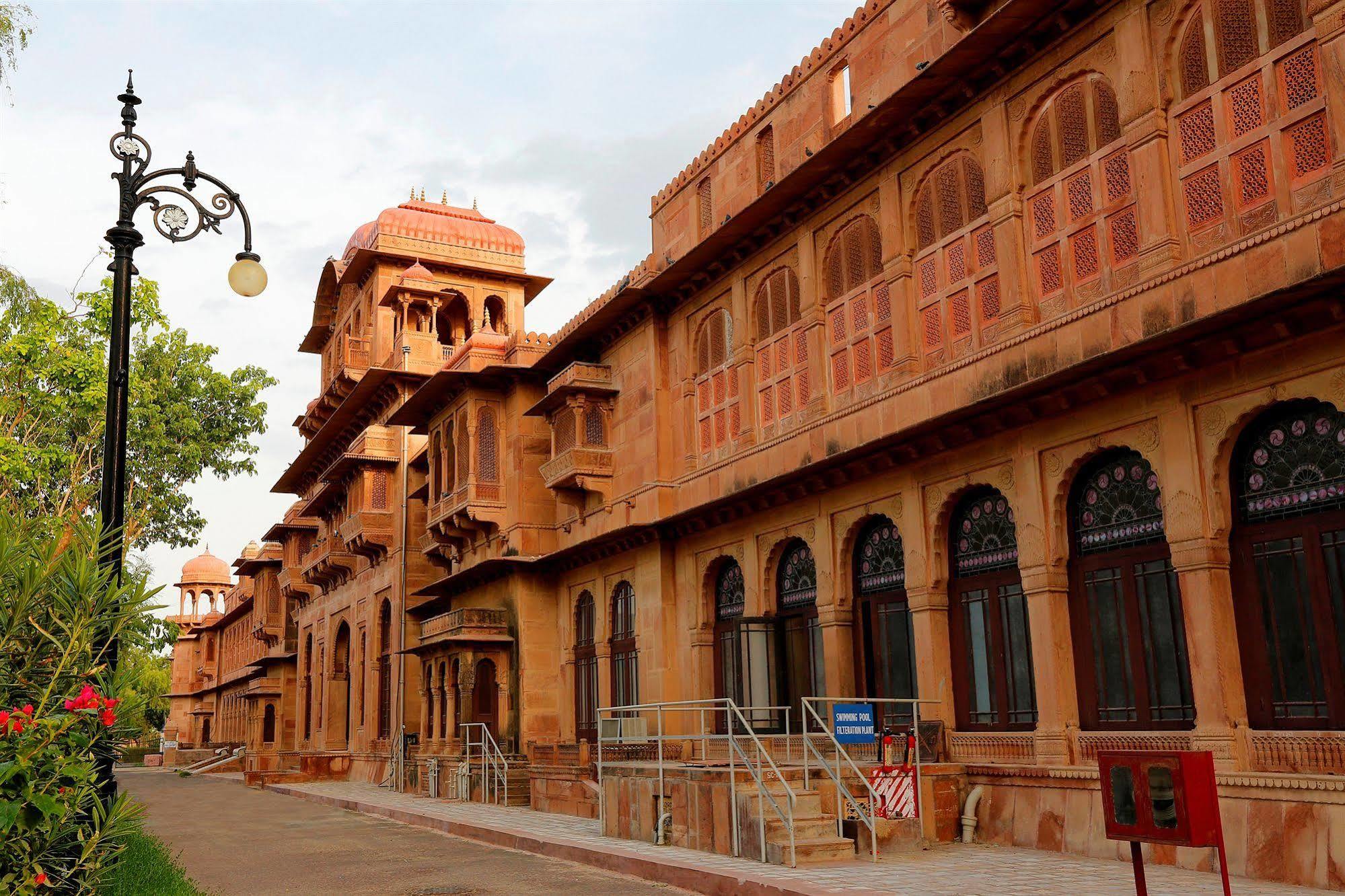 The Lallgarh Palace A Heritage Hotel Биканер Екстериор снимка